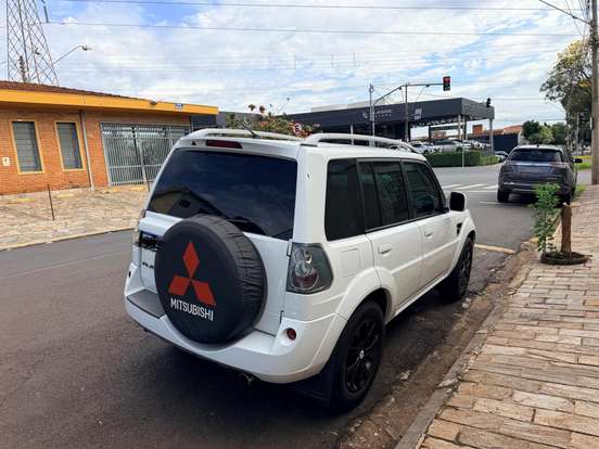 MITSUBISHI-PAJERO TR4-2.0 4X2 16V 140CV FLEX 4P AUTOMÁTICO MITSUBISHI-PAJERO TR4-2015