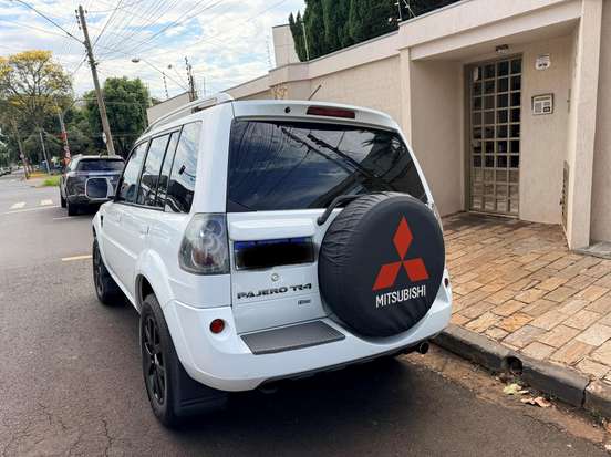 MITSUBISHI-PAJERO TR4-2015