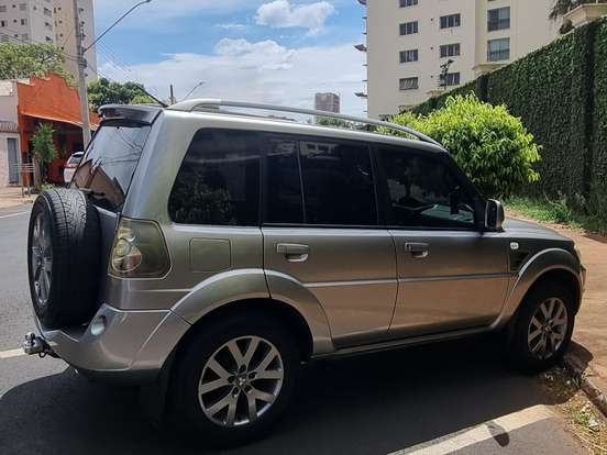 MITSUBISHI-PAJERO TR4-2.0 4X2 16V 140CV FLEX 4P AUTOMÁTICO MITSUBISHI-PAJERO TR4-2015