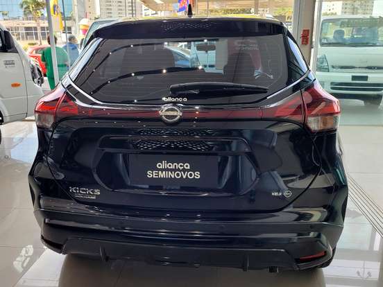 NISSAN-KICKS PLAY-2025