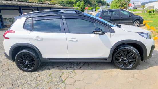 PEUGEOT-2008-2022