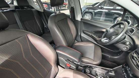 PEUGEOT-2008-2020