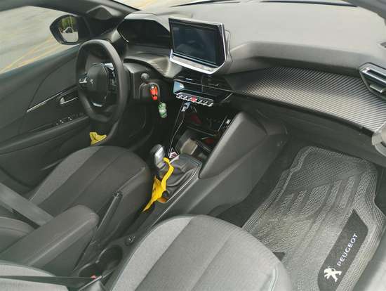 PEUGEOT-208-2023