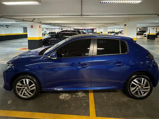 PEUGEOT-208-2021