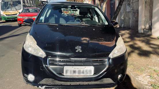 PEUGEOT-208-2015