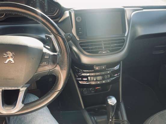 PEUGEOT-208-1.6 GRIFFE 16V FLEX 4P AUTOMÁTICO PEUGEOT-208-2015