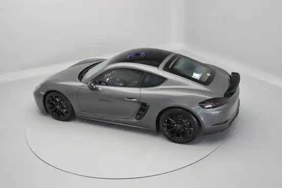 PORSCHE-718-2023