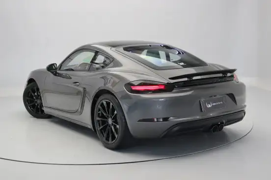 PORSCHE-718-2023