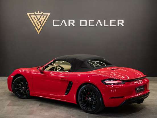 PORSCHE-718-2016