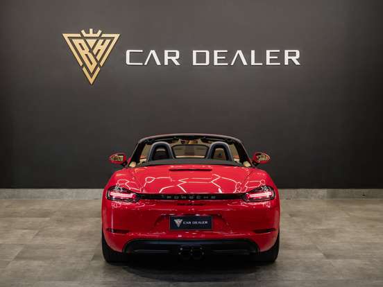 PORSCHE-718-2016