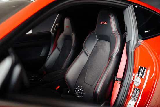 PORSCHE-911-2023