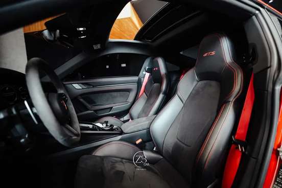 PORSCHE-911-2023