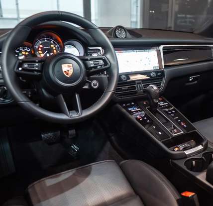 PORSCHE-MACAN-2025