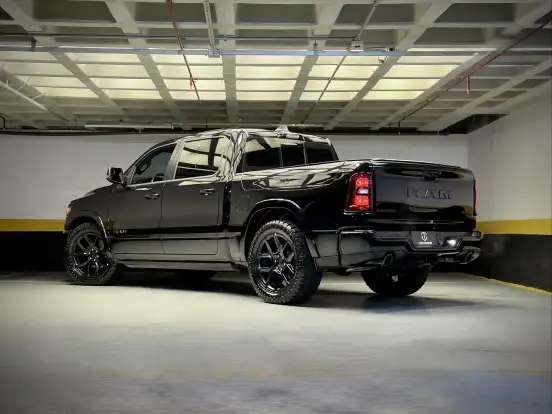 RAM-1500-3.0 HURRICANE 6 BITURBO GASOLINA LARAMIE NIGHT EDITION CD 4X4 AUTOMÁTICO RAM-1500-2024