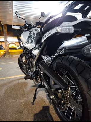 ROYAL ENFIELD-HIMALAYAN 450 KAMET WHITE-2026