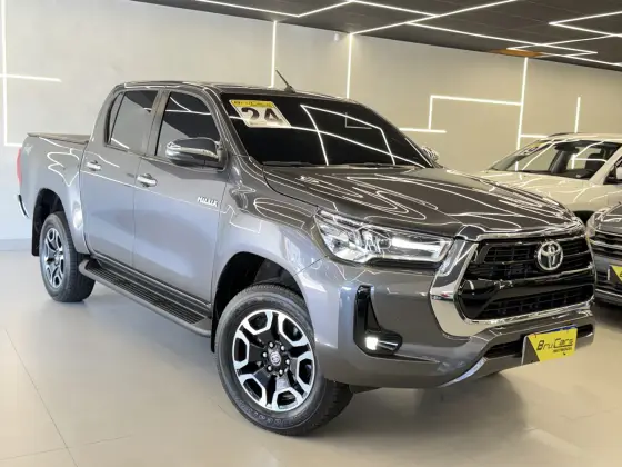TOYOTA HILUX 2.8 D-4D TURBO DIESEL CD SRV 4X4 AUTOMÁTICO