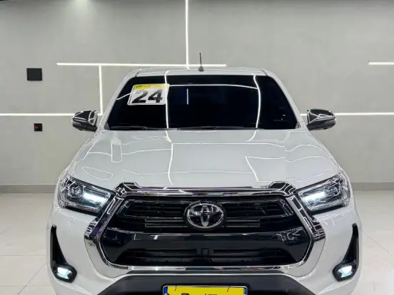 TOYOTA-HILUX-2.8 D-4D TURBO DIESEL CD SRX 4X4 AUTOMÁTICO TOYOTA-HILUX-2023