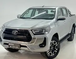 TOYOTA HILUX 2.8 D-4D TURBO DIESEL CD SRX 4X4 AUTOMÁTICO TOYOTA HILUX 2.8 D-4D TURBO DIESEL CD SRX 4X4 AUTOMÁTICO