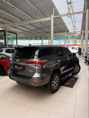 TOYOTA-HILUX SW4-2018