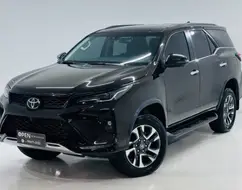 TOYOTA HILUX SW4 2.8 D-4D TURBO DIESEL SRX PLATINUM 4X4 AUTOMÁTICO TOYOTA HILUX SW4 2.8 D-4D TURBO DIESEL SRX PLATINUM 4X4 AUTOMÁTICO