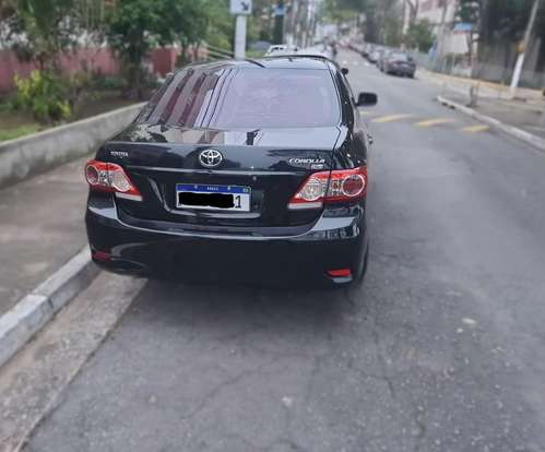 TOYOTA-COROLLA-2012