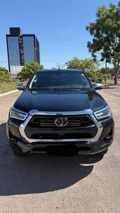 TOYOTA HILUX 2.8 D-4D TURBO DIESEL CD SRX 4X4 AUTOMÁTICO