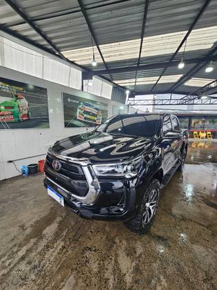 TOYOTA HILUX 2.8 D-4D TURBO DIESEL CD SRX 4X4 AUTOMÁTICO