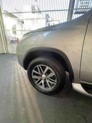 TOYOTA-HILUX SW4-2020