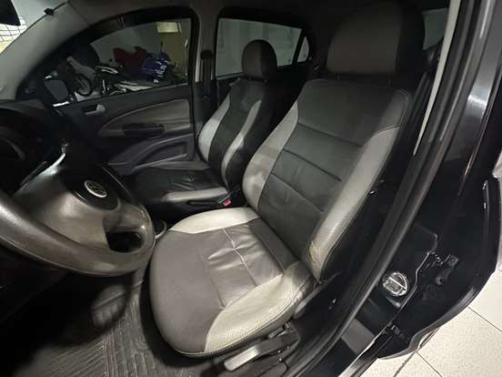 VOLKSWAGEN-GOL-2008