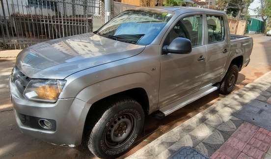 VOLKSWAGEN-AMAROK-2011