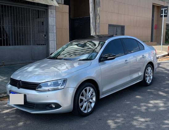 VOLKSWAGEN JETTA 2.0 COMFORTLINE FLEX 4P TIPTRONIC