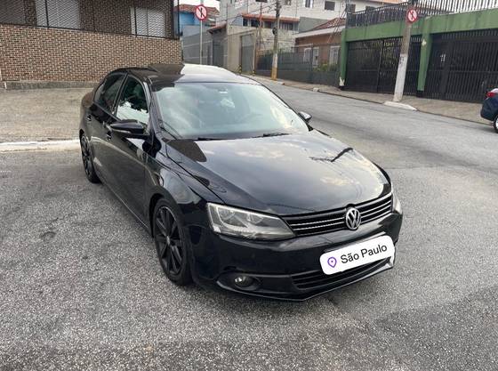 VOLKSWAGEN JETTA 2.0 COMFORTLINE FLEX 4P TIPTRONIC