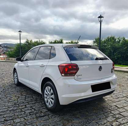VOLKSWAGEN-POLO-2017