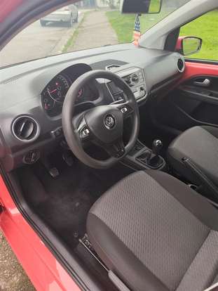 VOLKSWAGEN-UP-2019
