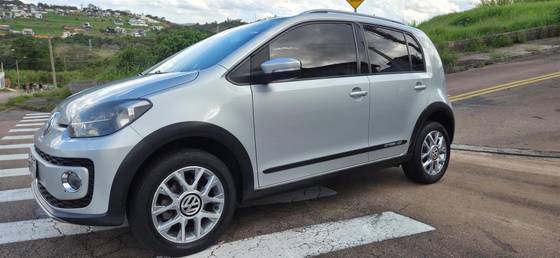 VOLKSWAGEN UP 1.0 TSI HIGH UP 12V FLEX 4P MANUAL