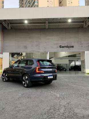 VOLVO-EX90-2025