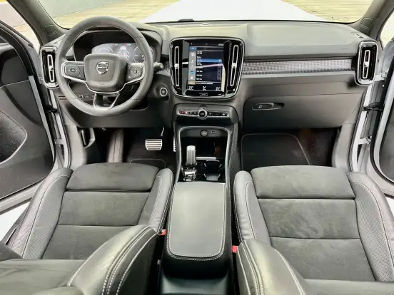 VOLVO-XC40-1.5 T5 RECHARGE R-DESIGN GEARTRONIC VOLVO-XC40-2020
