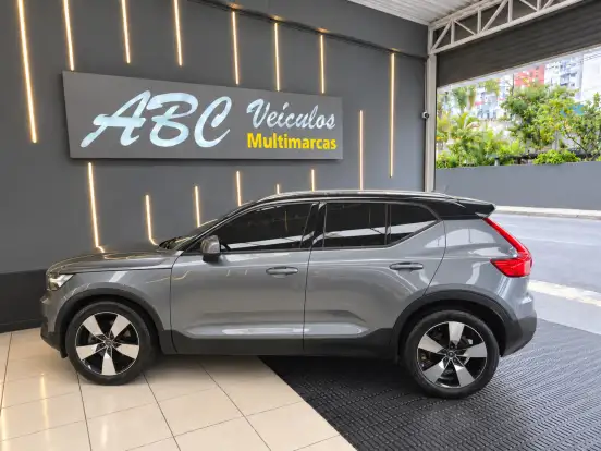 VOLVO-XC40-2.0 T5 GASOLINA MOMENTUM AWD GEARTRONIC VOLVO-XC40-2018