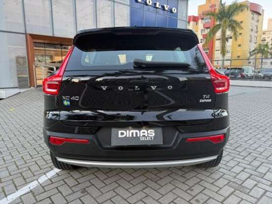 VOLVO-XC40-2.0 T4 GASOLINA MOMENTUM GEARTRONIC VOLVO-XC40-2019