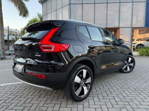VOLVO-XC40-2019