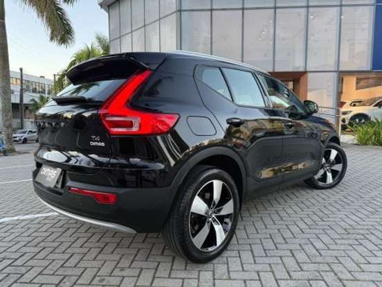 VOLVO-XC40-2.0 T4 GASOLINA MOMENTUM GEARTRONIC VOLVO-XC40-2019