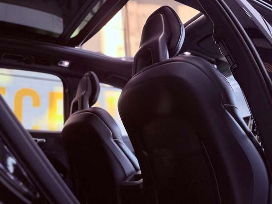 VOLVO-XC60-2018