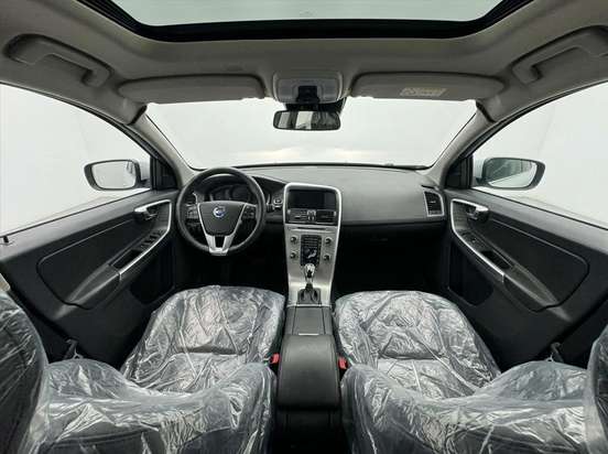 VOLVO-XC60-2016