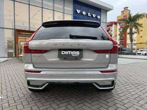VOLVO-XC60-2023