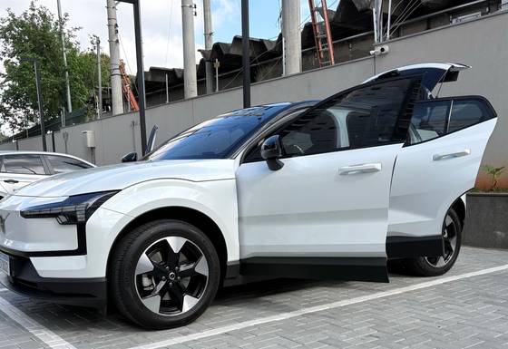 VOLVO EX30 69 KW ELÉTRICO CORE