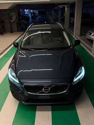 VOLVO-V40-2016