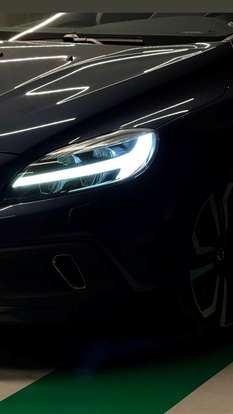 VOLVO-V40-2016