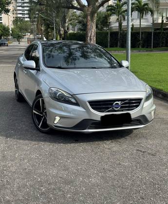 VOLVO V40 2.0 T5 R DESIGN TURBO GASOLINA 4P AUTOMÁTICO