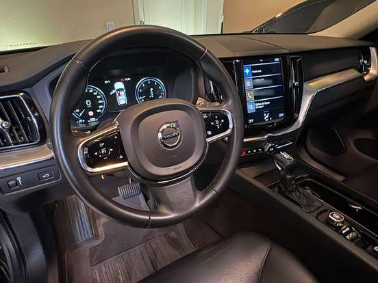 VOLVO-XC60-2019