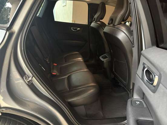 VOLVO-XC60-2.0 T5 GASOLINA MOMENTUM AWD GEARTRONIC VOLVO-XC60-2019